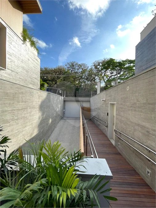Ibiá House | Jardim Paulistano - 660 m² | 4 suítes | 6 vagas | Piscina privativa | Elevador | Projeto Perkins&Will