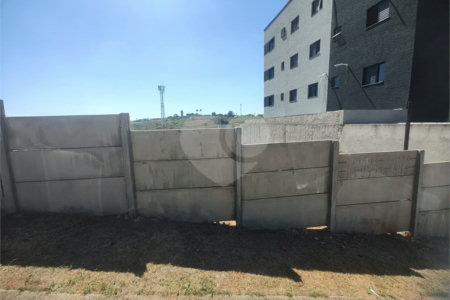 Terreno em Atibaia com 197 metros, pronto para construir, ao lado de supermercado e diversos comércios