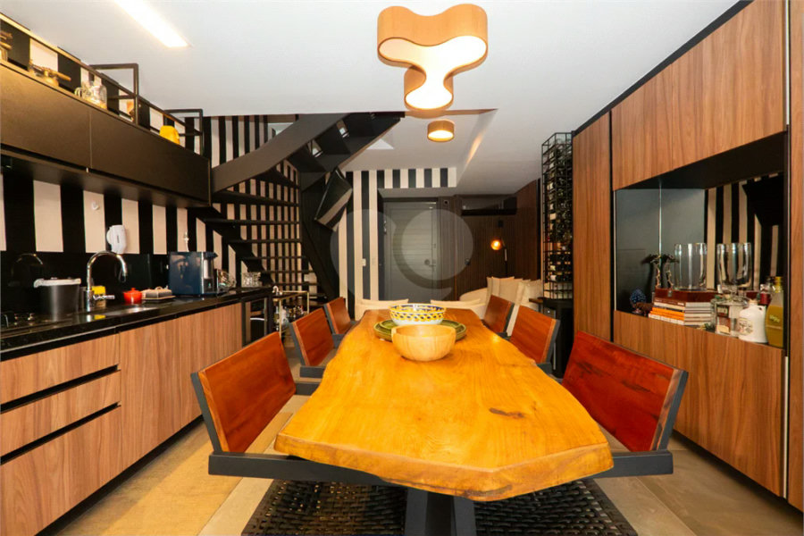 Casa em Condomínio | 98,40 m² | 2 Suítes | Rooftop com Jacuzzi | 2 Vagas | Porteira Fechada