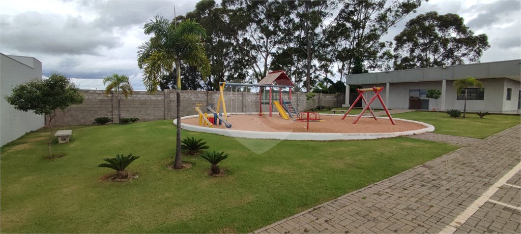 Terreno à Venda em São Carlos, no bairro Residencial Samambaia