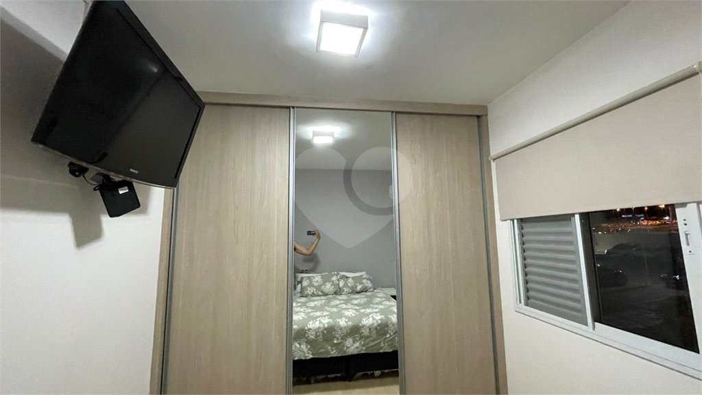 Apartamento no Condomínio Parque dos Manacás.