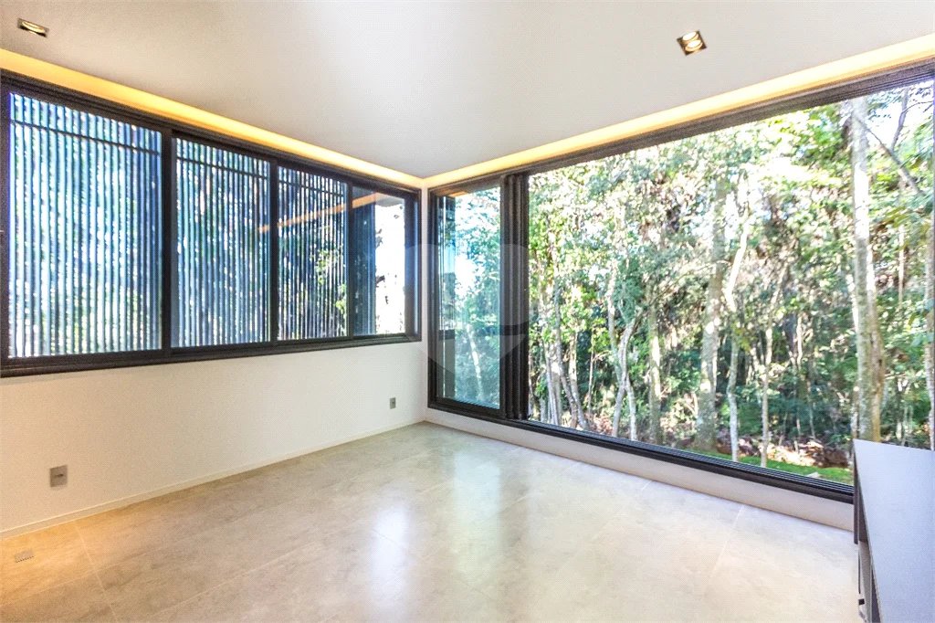 Casa à venda com 4 suítes no condomínio Jardim das Palmeiras, Bragança Paulista - SP