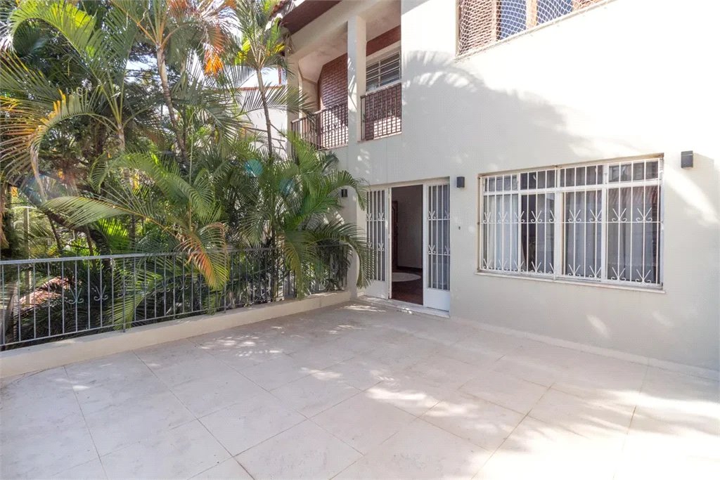 Sobrado à venda com 4 quartos, sendo 2 suítes,  em Butantã, São Paulo, SP