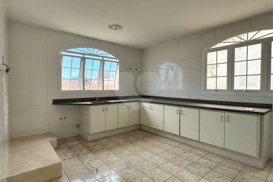 Sobrado Residencial e Comercial em Área Nobre de Piracicaba, para venda e locação.