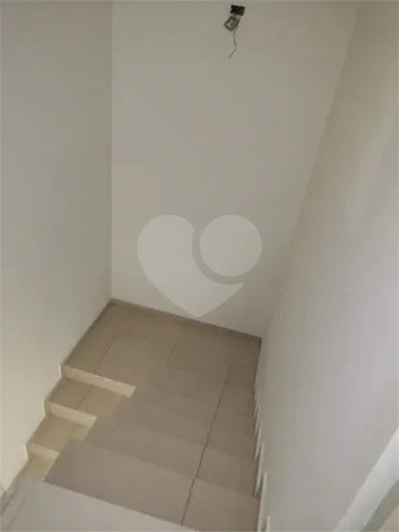 Sobrado à venda em Santo André , com 179m² , 2 dormitórios , sendo 1 suíte e 5 vagas.
