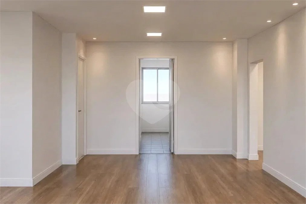 Apartamento Amplo na Saúde | 89 m², 2 Dormitórios e 1 Vaga