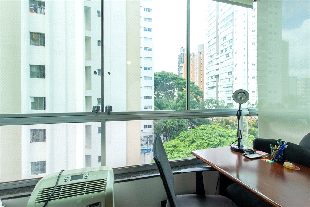 Apartamento a venda no Campo Belo, 192 M², 3 suites, 3 vagas, lazer e próximo ao metrô