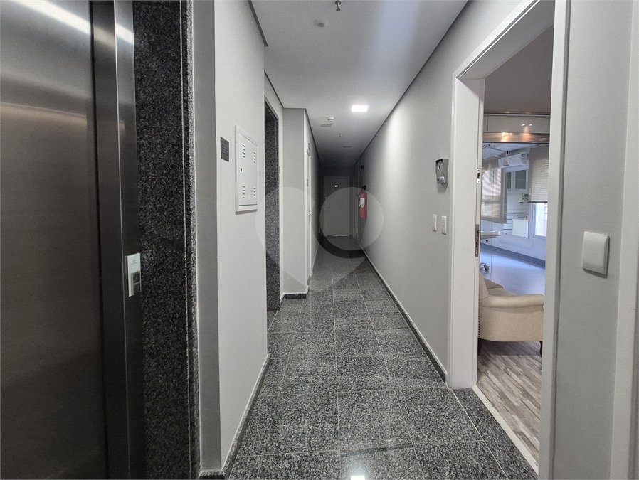 Sala comercial para venda ou locação na Brig.ís Antônio entre Paulista e Parque do Ibirapuera, 70 m², duas vagas de garagem