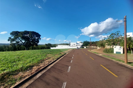 1008m² de frente pro campo de golf