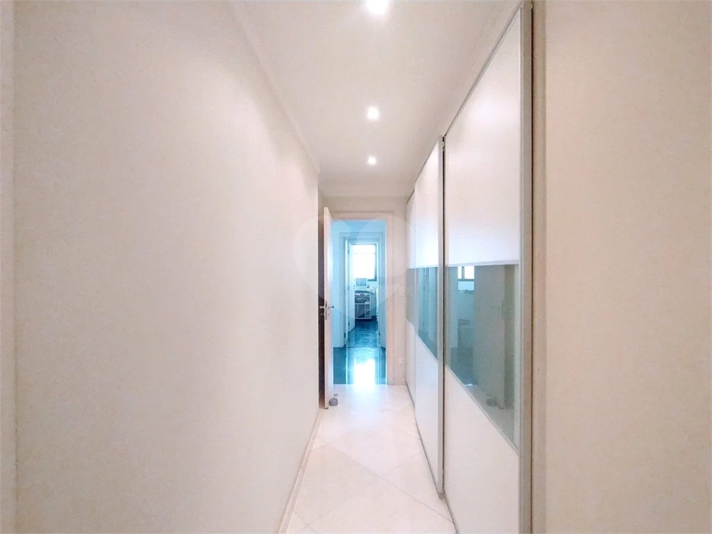 Apartamento para venda na Mooca com 4 suítes, 5 vagas. Condomínio Europa Cicero.