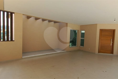 Casa à venda com 3 suítes em Santa Isabel, Louveira, SP
