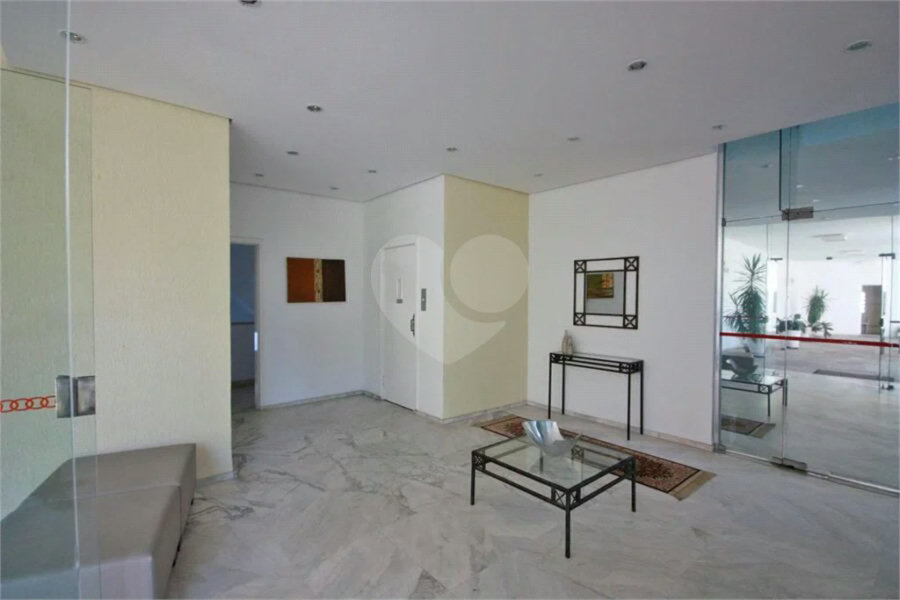 Apartamento próximo ao Metro com 03 dormitórios e 01 Suíte, 2 vagas á venda na Vila Mariana!