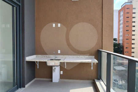 Charme, conforto e vista livre na Vila Clementino – 98 m² com pé-direito duplo!