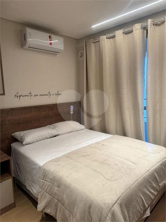 VENDO - Studio mobiliado e decorado na Vila Mariana.