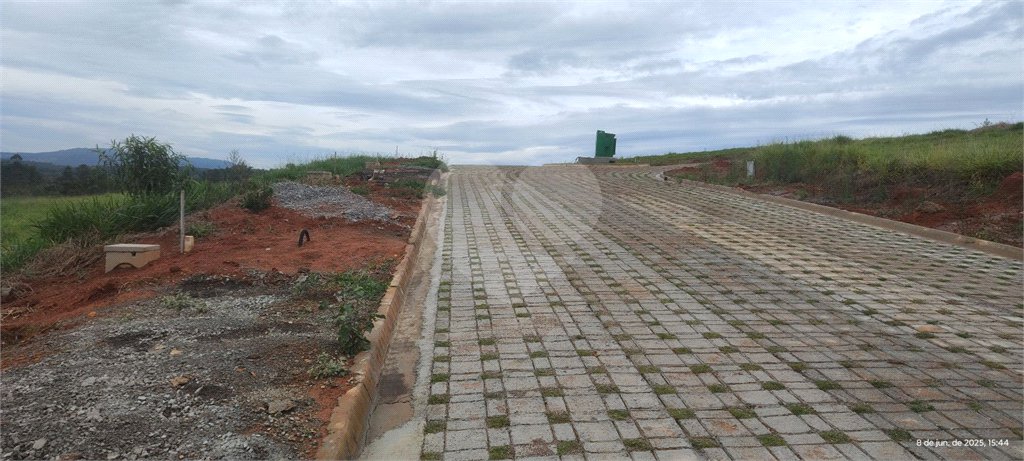 Terrenos de 300 metros em condomínio fechado e prontos para construir na região de Atibaia