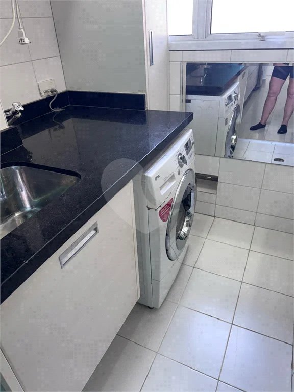 O Seu Apartamento Exclusivo: 74 m² Reformados ao Lado do Ibirapuera!