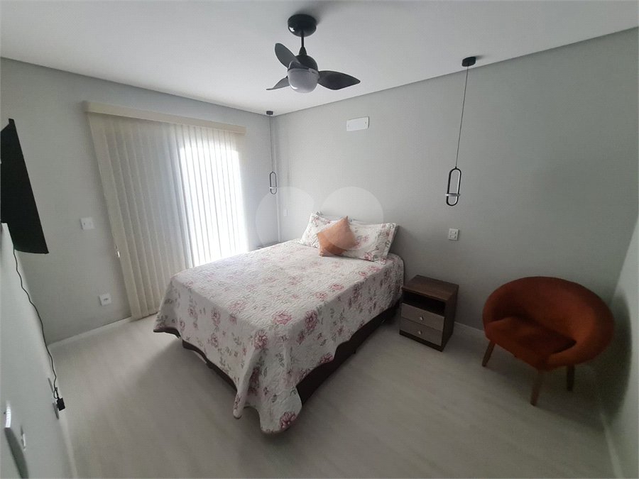 Linda casa em condomínio fechado, unindo conforto, lazer e segurança para você e sua família!