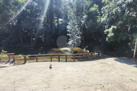 Casa á venda em condominio em Caieiras SP