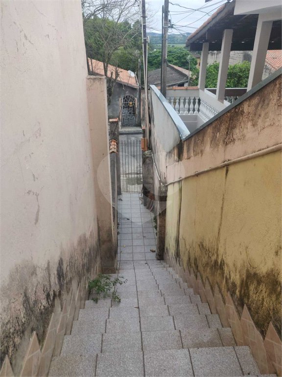 CASA COM DOIS ANDARES SEPARADOS A VENDA NO JARDIM LIMOEIRO, COM 139M²