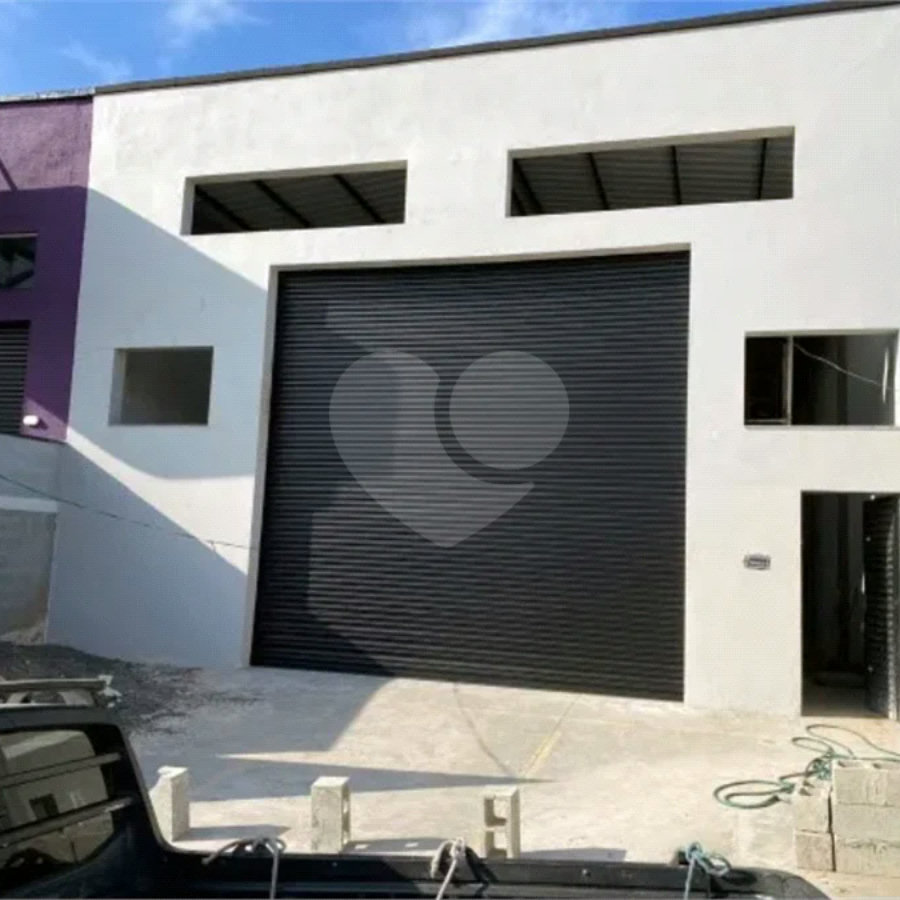 Galpão Comercial Novo para Locação – 350 m²