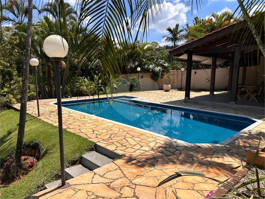 Casa para Venda ou Locação com opção de estar mobiliado no Condomínio Recanto Florido – Vinhedo/SP