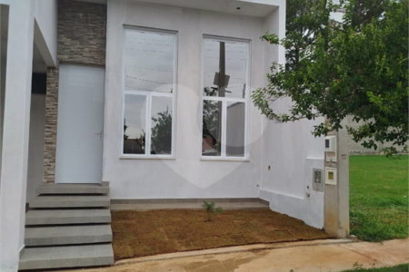 Casa em condominio em reta final de obras