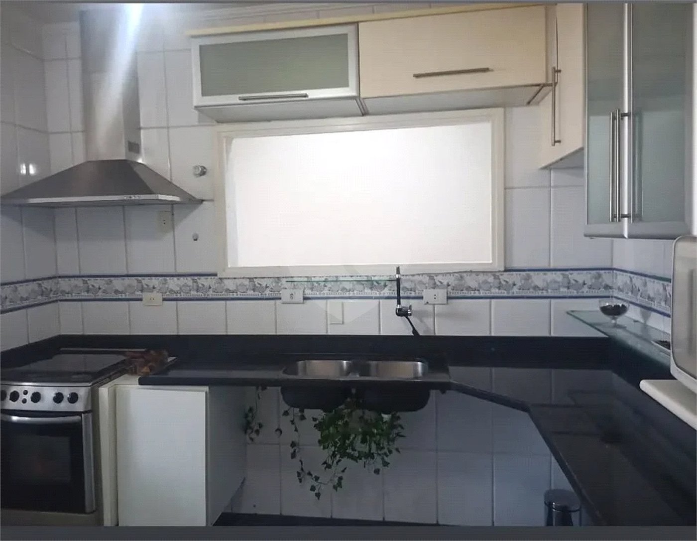 Sobrado de 242 m² com 3 Suítes e 4 Vagas de Garagem no Ipiranga