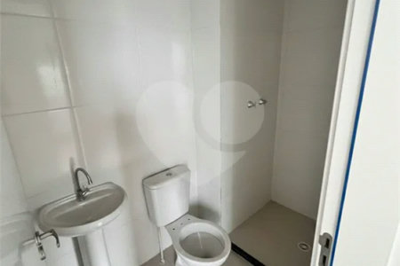 Apartamento com 2 dormitórios , à venda em Itaquera.