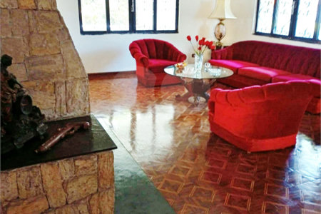 Suntuoso Sobrado na Saúde c/442m2 de construção - 3 Suítes/ 6 vagas