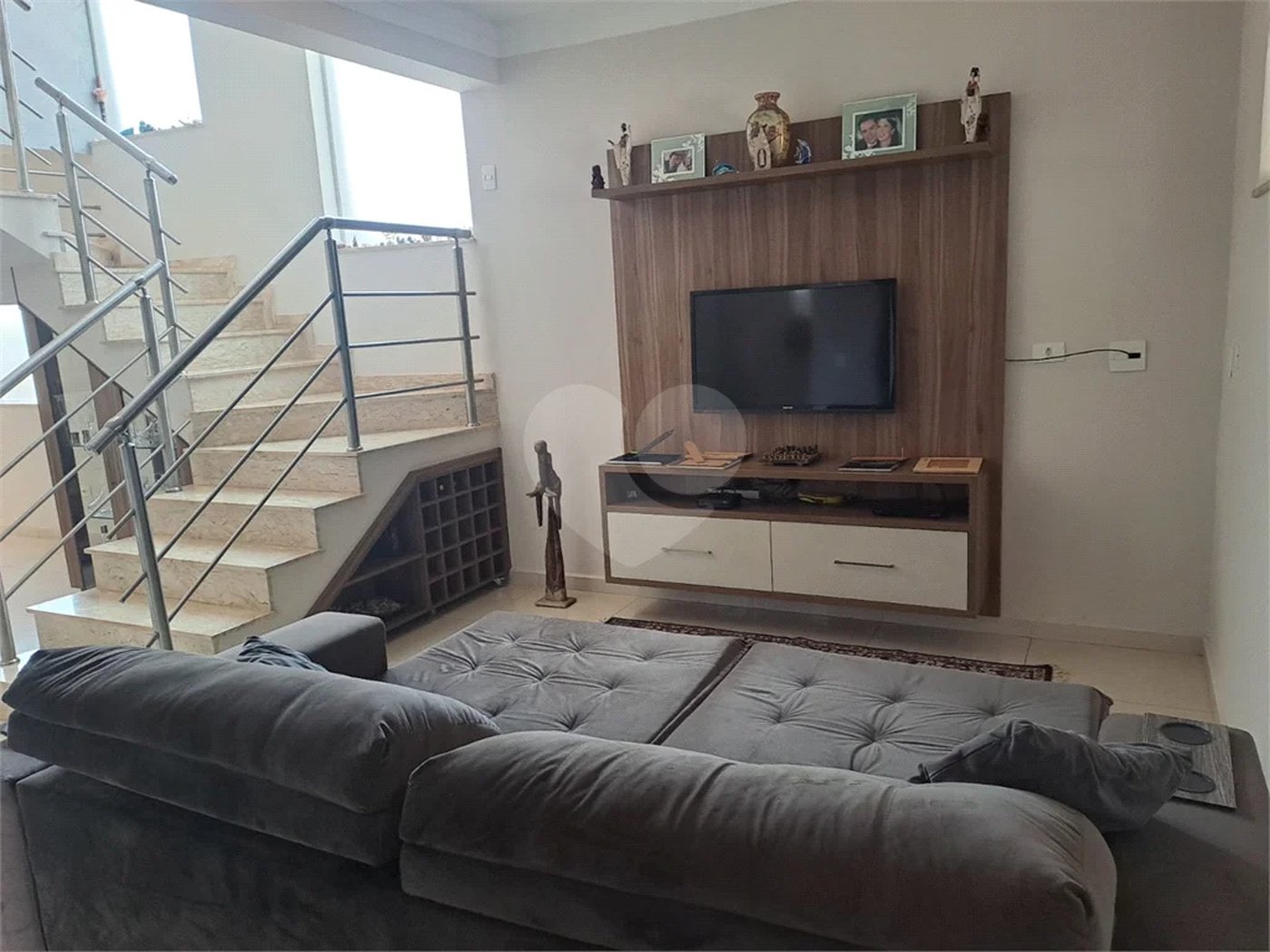 Linda Casa 3 dormitórios com piscina - R$ 950.000,00