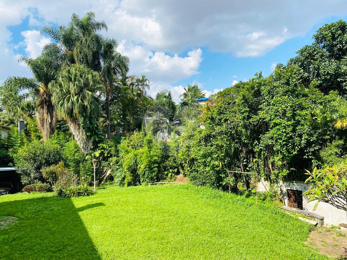 Casa à venda com 4 quartos, sendo 1 suíte, em Alto da Boa Vista, São Paulo, SP