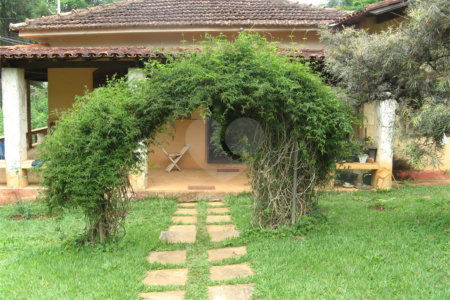 Spa Rural Chácara das Rosas à venda, a apenas 3 km do centro.