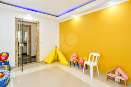 Cobertura duplex no Centro de São Bernardo do Campo, com 3 suítes, hidromassagem, mini spa, área gourmet e 2 vagas de garagem. Aceita permuta por apartamento de menor valor.