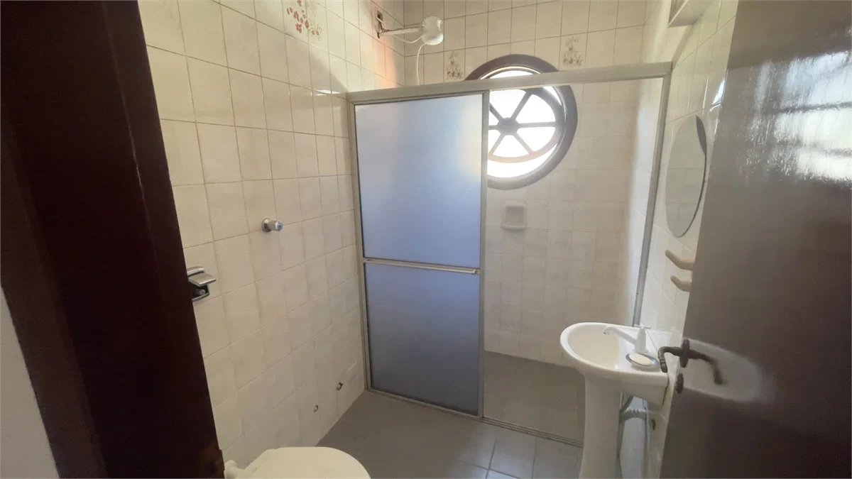 Sobrado à venda com 4 quartos, sendo 1 suíte, em Jardim Ester Yolanda, São Paulo, SP