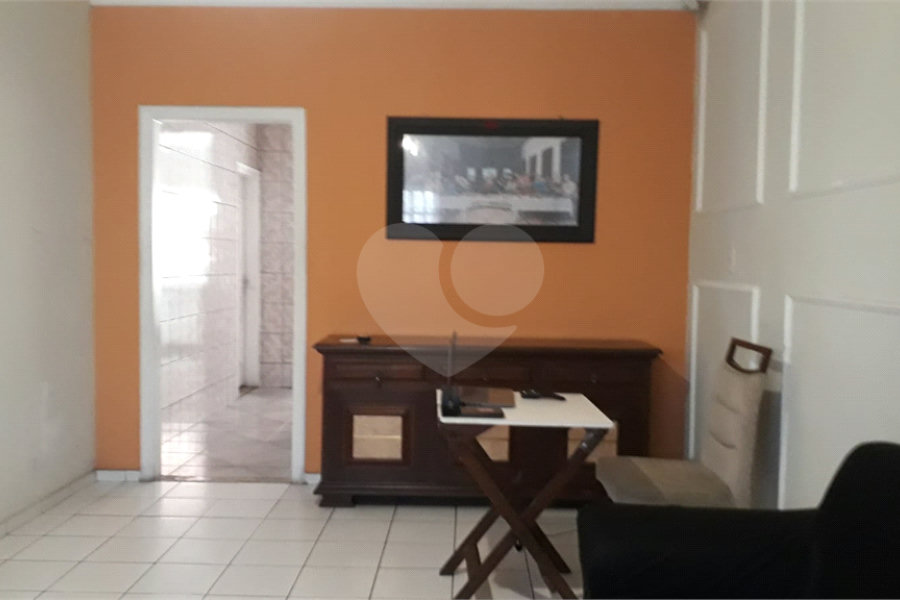 BELA CASA 274 M² C/ 3 QUARTOS 1 SALA 1 COZINHA 3 BANHEIROS 2 VAGAS Para Estacionamento coberta P/ VENDA NA V N Cachoeirinha