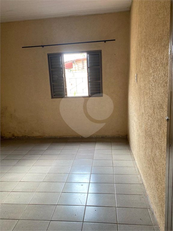 Casa térrea para venda na Vila Carmem