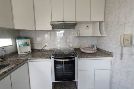Apartamento para venda e locação na Aclimação de 108m² com 2 dormitórios e 2 banheiros, varanda
