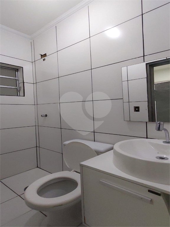 Casa Sobrado à venda de 4 dormitórios sendo 1 suíte e 2 vagas na Saúde
