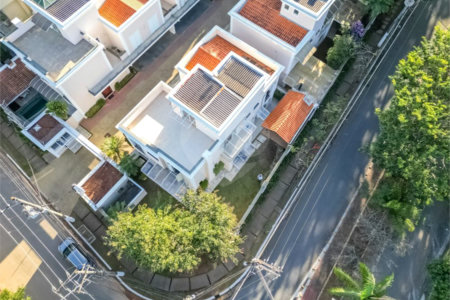 Casa à venda com 4 quartos, sendo 2 suítes, no condomínio Stephanie, São Paulo - SP