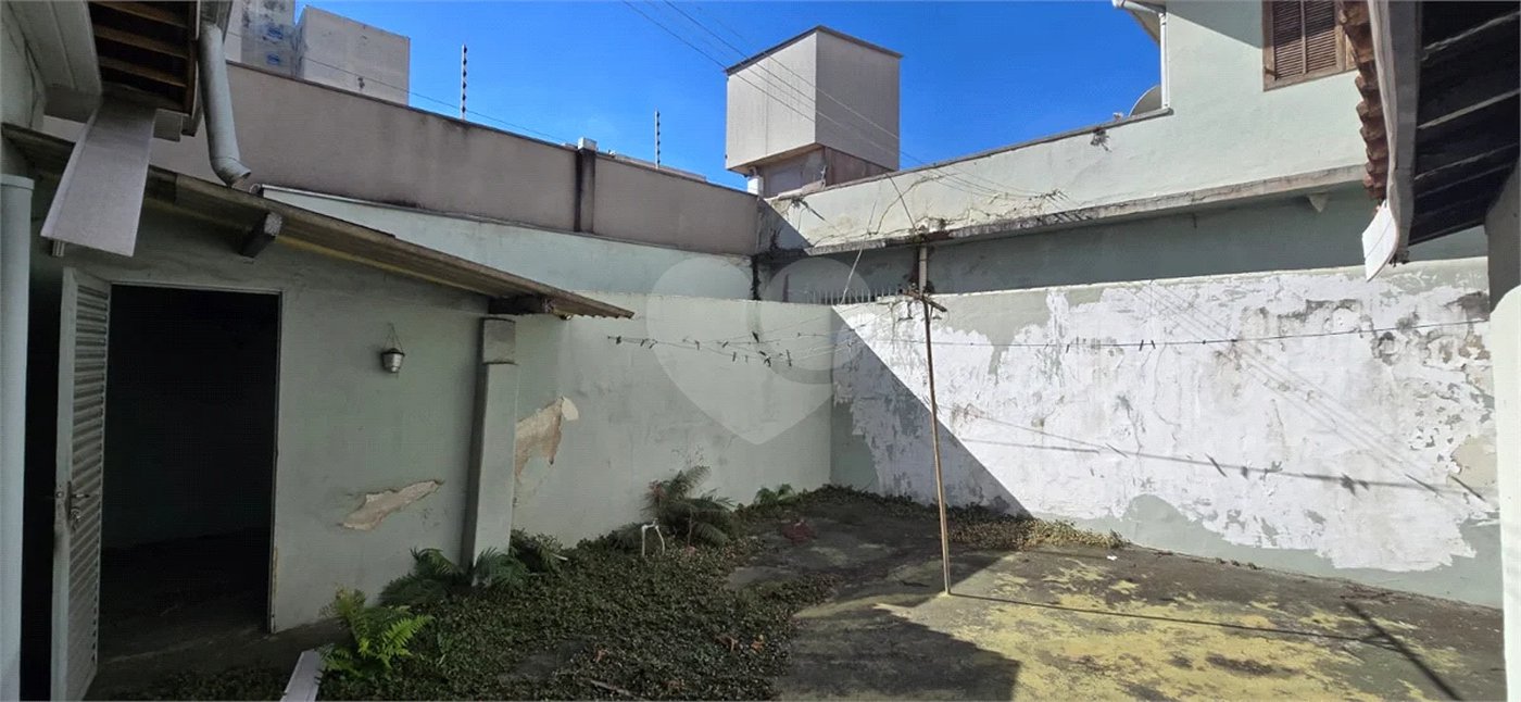 Casa antiga a venda
