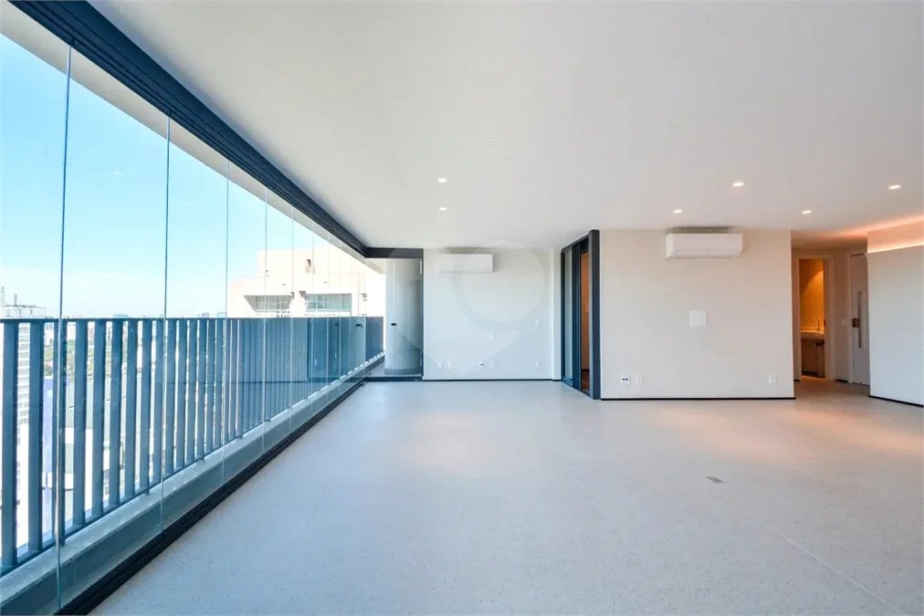 Apartamento para venda e locação em Pinheiros com 3 quartos, sendo 3 suítes, 178m²