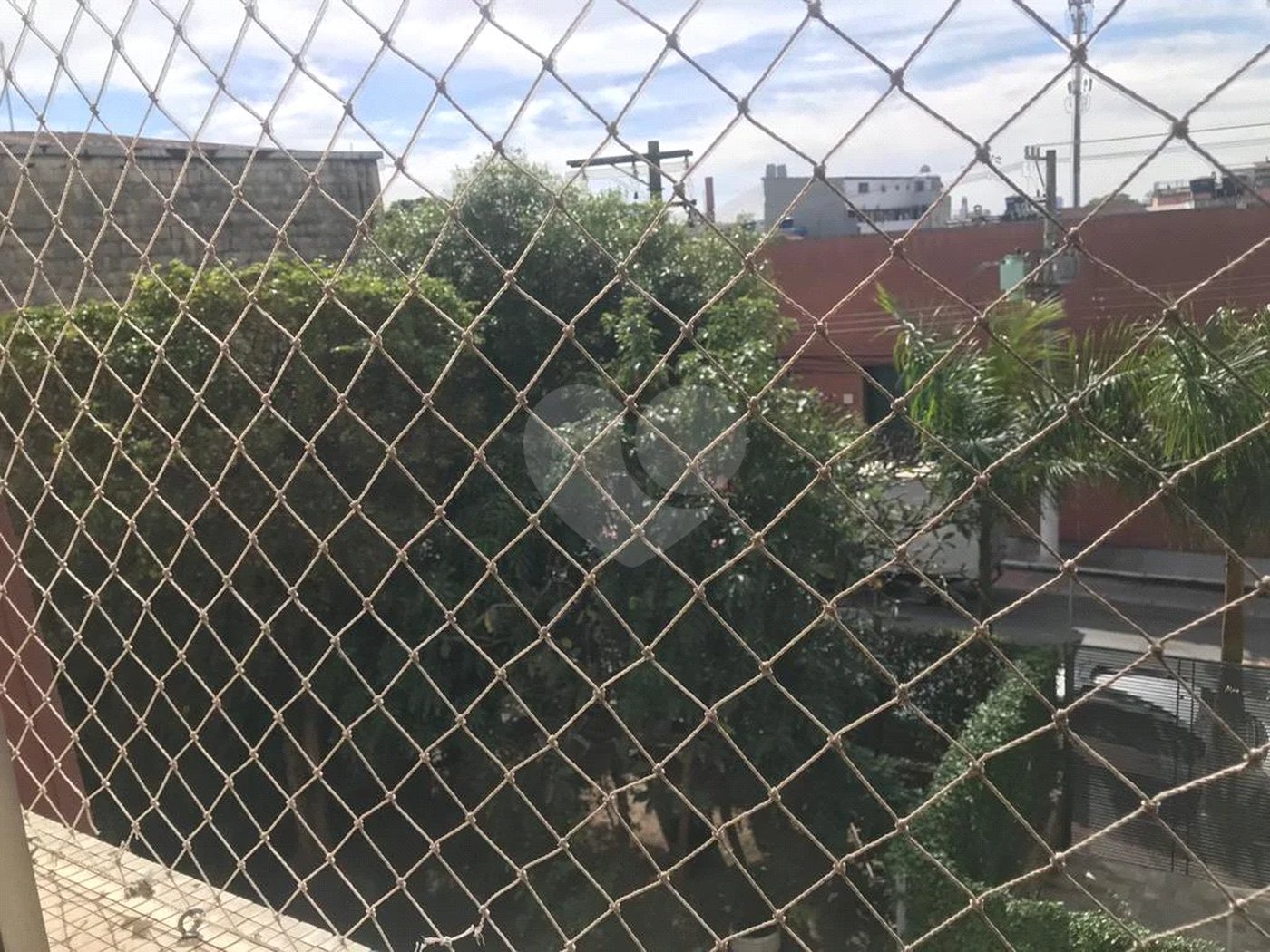 Espaço e Segurança no Bom Retiro: Apartamento de 100 m² com Infraestrutura Completa