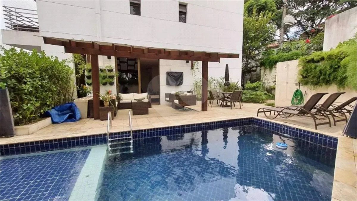 Casa com 3 suítes à venda, com 3 suítes e 4 vagas - Cidade Jardim - São Paulo/SP