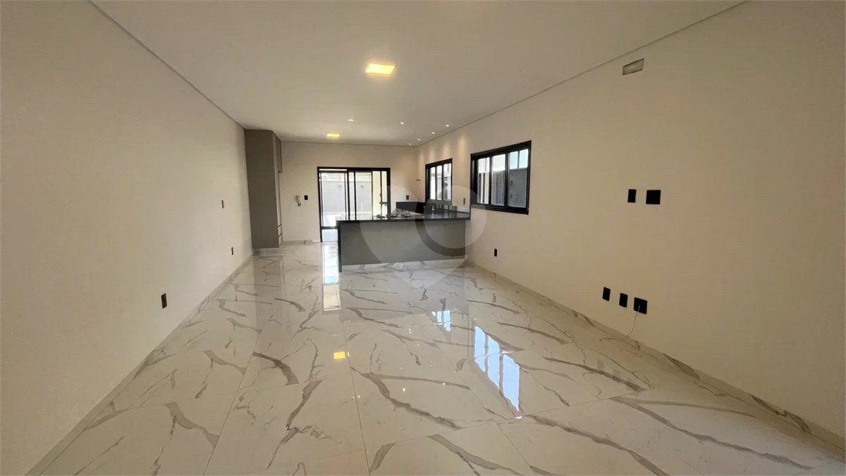 Sobrado de Alto Padrão com 3 suítes para Venda em Atibaia