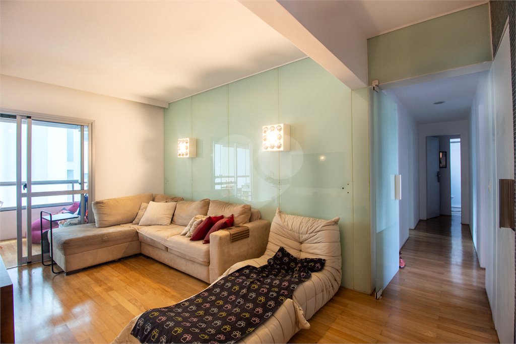 Apartamento a venda no Campo Belo, 192 M², 3 suites, 3 vagas, lazer e próximo ao metrô