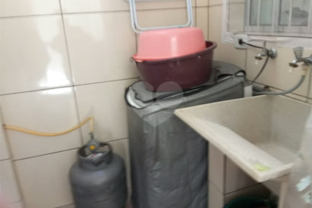 Terreno á venda com 2 casas na Vila Rosália, Guarulhos, SP.