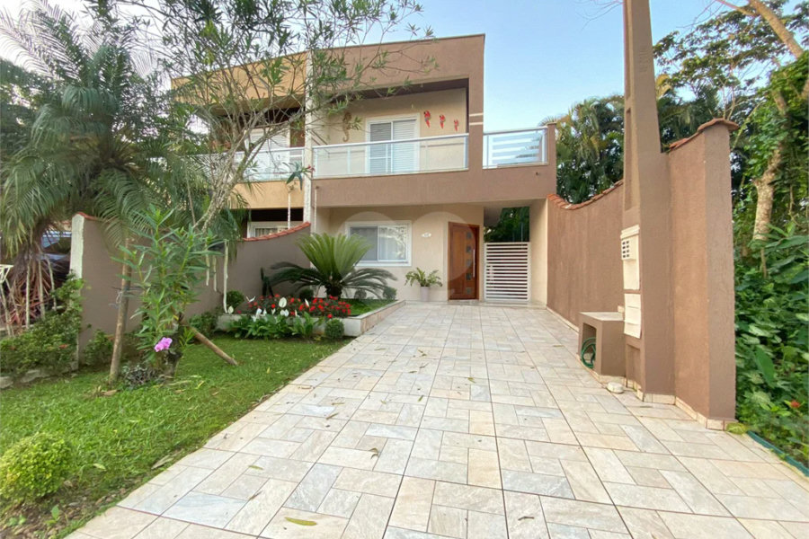 Casa à venda ou para alugar com 3 quartos, sendo 1 suíte,  em Morada da Praia, Bertioga, SP