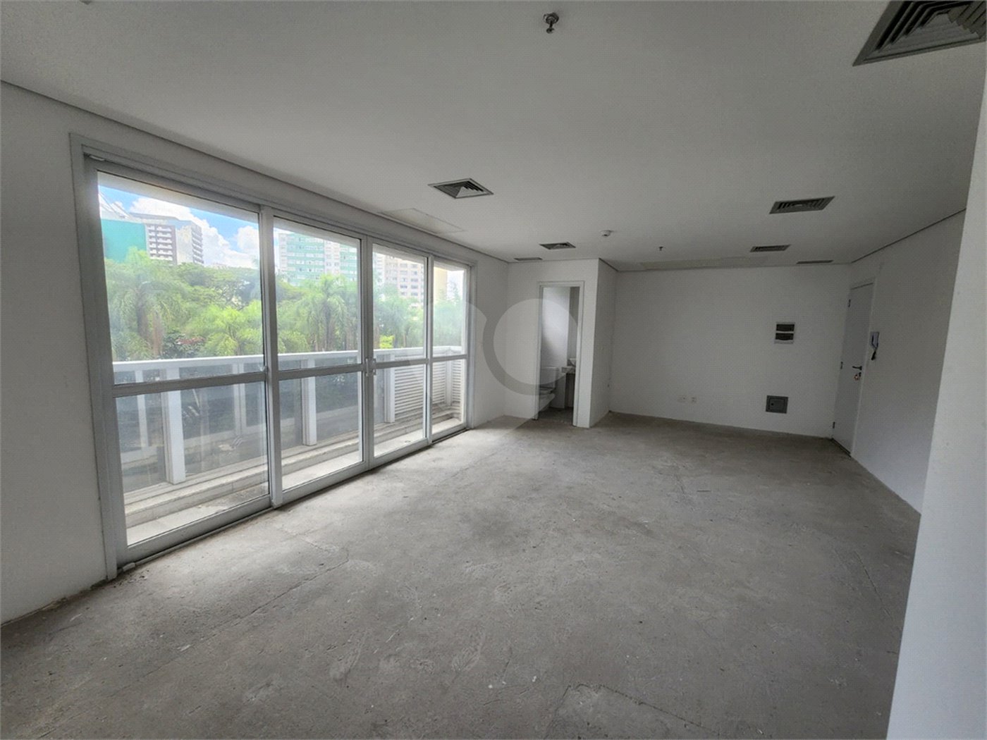Sala comercial em frente ao Allianz Parque