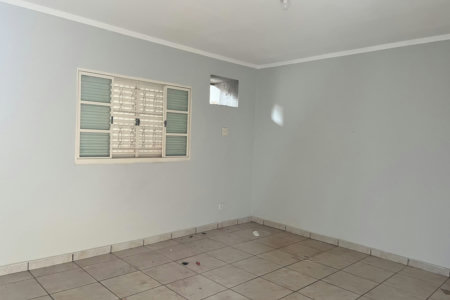 Casa para alugar com 4 quartos, sendo 2 suítes, no Centro, Três Lagoas, MS