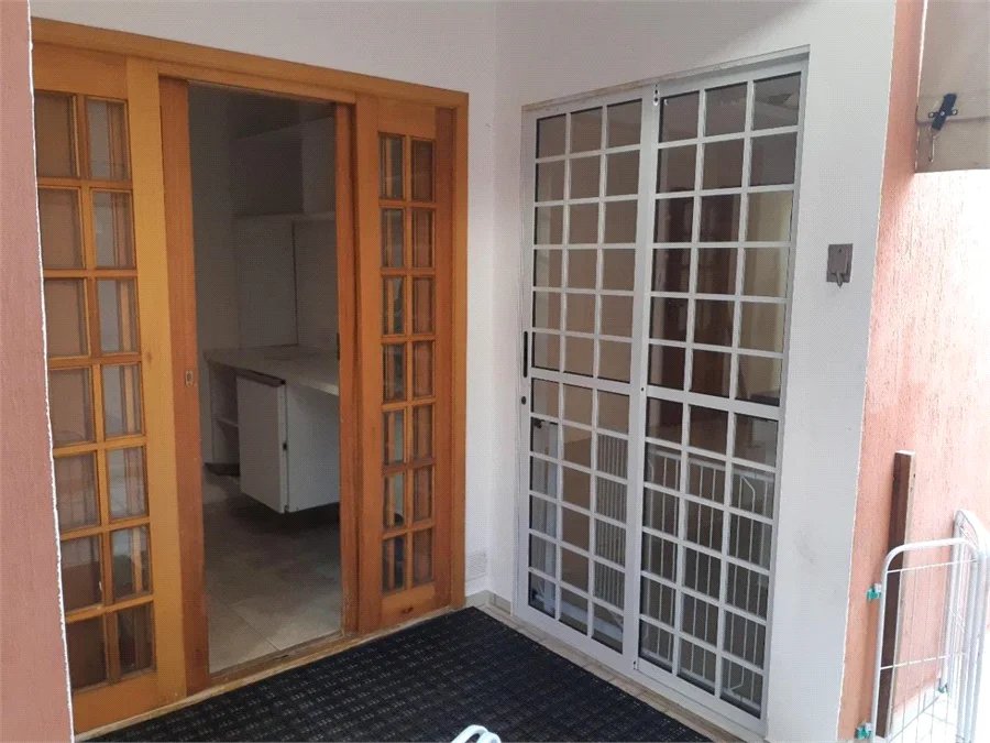 Sobrado à venda com 3 quartos, sendo 1 suíte, no Condomínio Jardim Olympia próximo ao Shopping Raposo